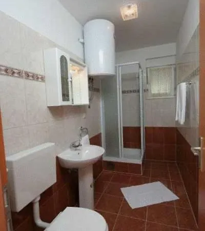 דירה Bayview