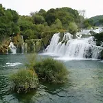 Bayview Τρογκίρ