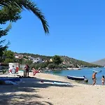 Bayview * Τρογκίρ
